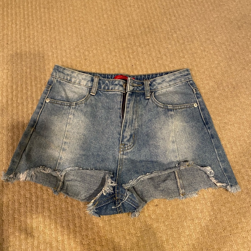 Signature 8 light wash denim shorts